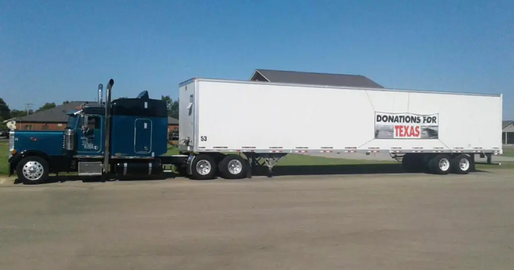 Apex Clients Provide Trucking Lifeline to Hurricane Harvey Relief